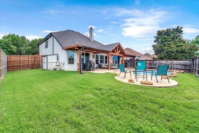1700 Sunflower Drive, Corinth, TX 76210