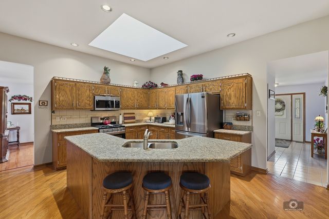 19600 Edgebrook Lane, Tinley Park, IL 60487