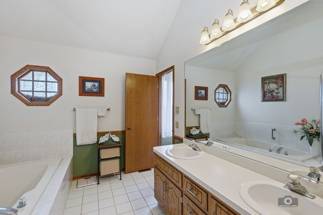 19600 Edgebrook Lane, Tinley Park, IL 60487
