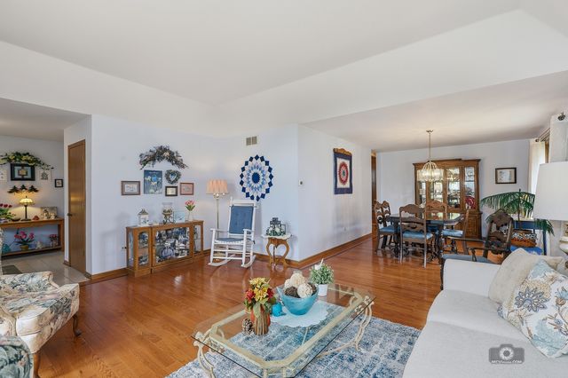 19600 Edgebrook Lane, Tinley Park, IL 60487