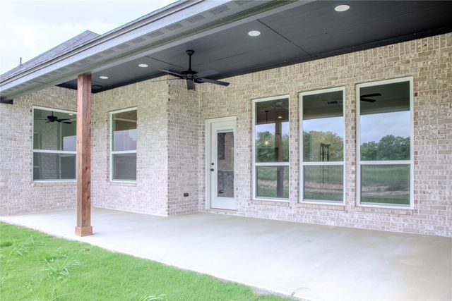 204 Sweetgrass Drive, Poolville, TX 76487