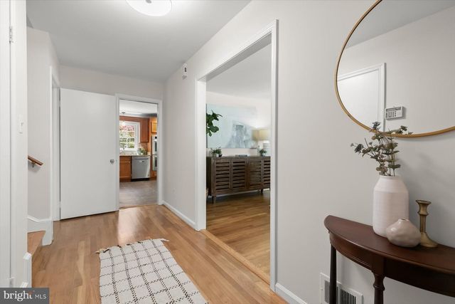 8016 LILLY STONE DR, Bethesda, MD 20817