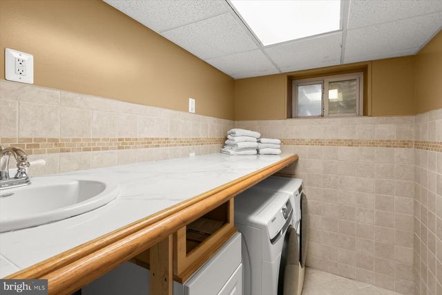8016 LILLY STONE DR, Bethesda, MD 20817