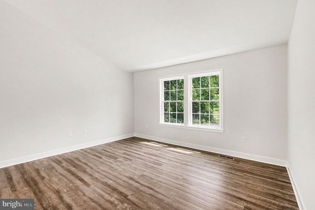 275 GREENWAY DR, Colonial Beach, VA 22443