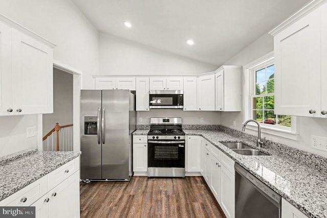 275 GREENWAY DR, Colonial Beach, VA 22443