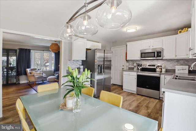 213 SKYLARK RD, Lititz, PA 17543