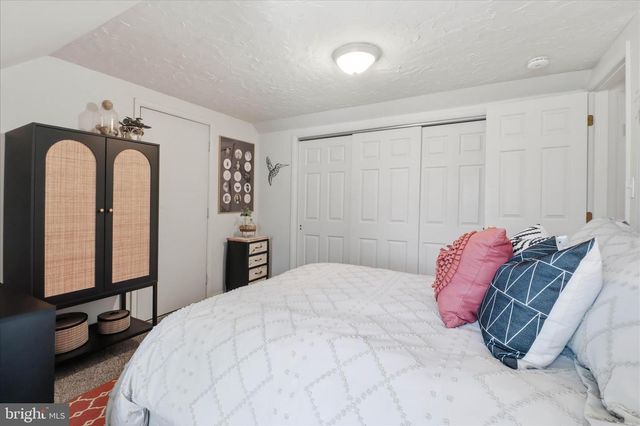 213 SKYLARK RD, Lititz, PA 17543