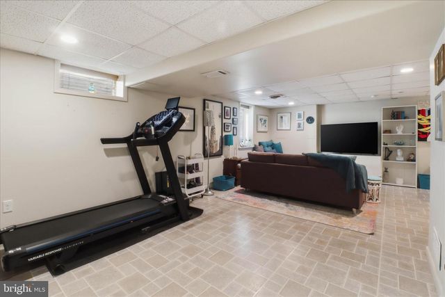 213 SKYLARK RD, Lititz, PA 17543