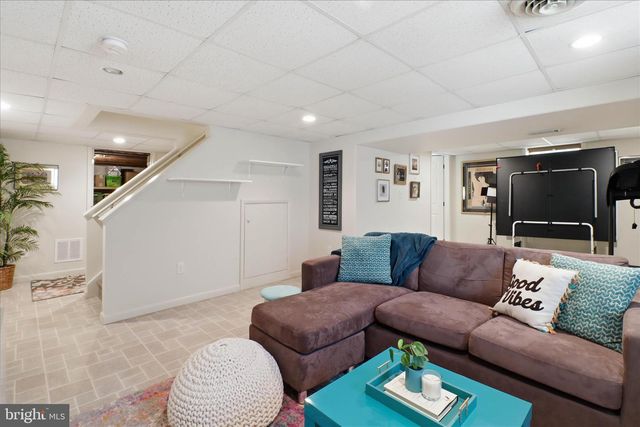 213 SKYLARK RD, Lititz, PA 17543