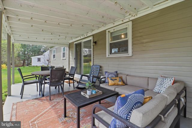 213 SKYLARK RD, Lititz, PA 17543