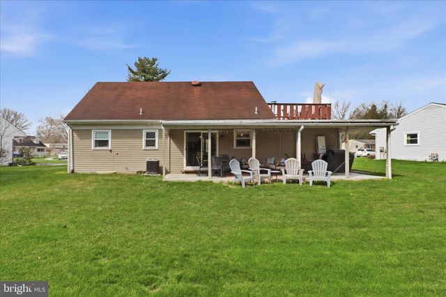 213 SKYLARK RD, Lititz, PA 17543