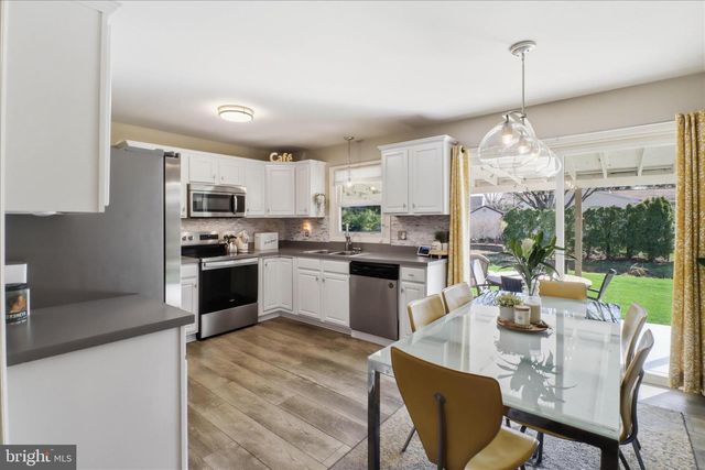 213 SKYLARK RD, Lititz, PA 17543