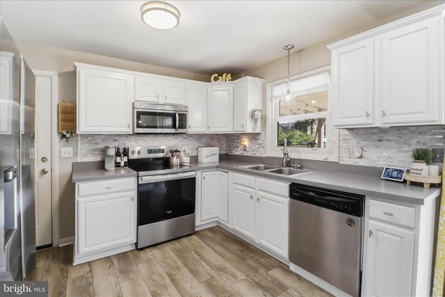 213 SKYLARK RD, Lititz, PA 17543