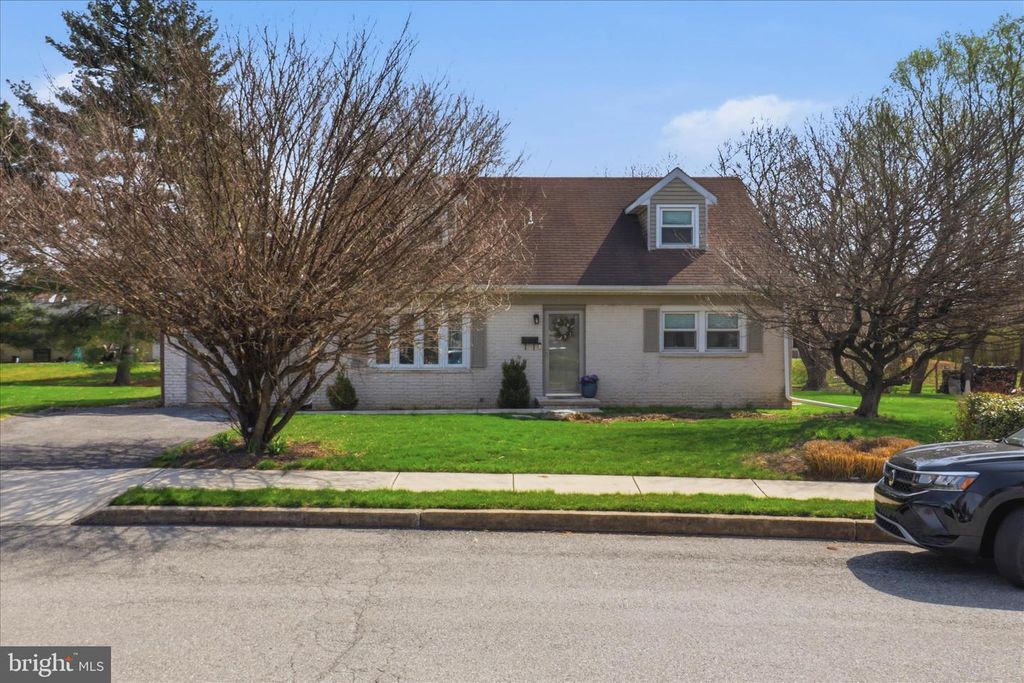 213 SKYLARK RD, Lititz, PA 17543
