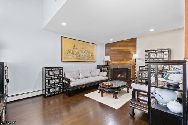 19 Schindler Dr, Rockaway Twp., NJ 07866