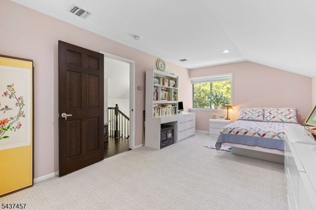 19 Schindler Dr, Rockaway Twp., NJ 07866