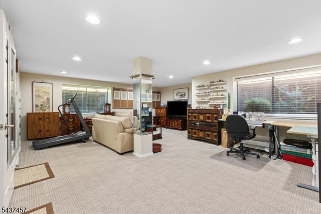 19 Schindler Dr, Rockaway Twp., NJ 07866