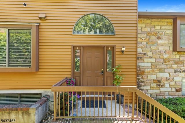 19 Schindler Dr, Rockaway Twp., NJ 07866