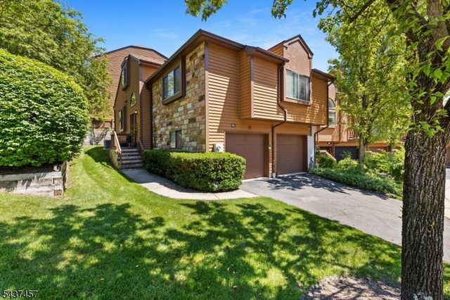 19 Schindler Dr, Rockaway Twp., NJ 07866