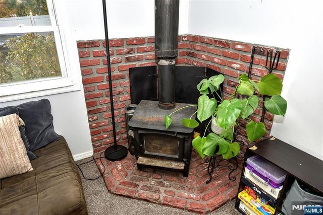 20 Charles Terrace, Waldwick, NJ 07463