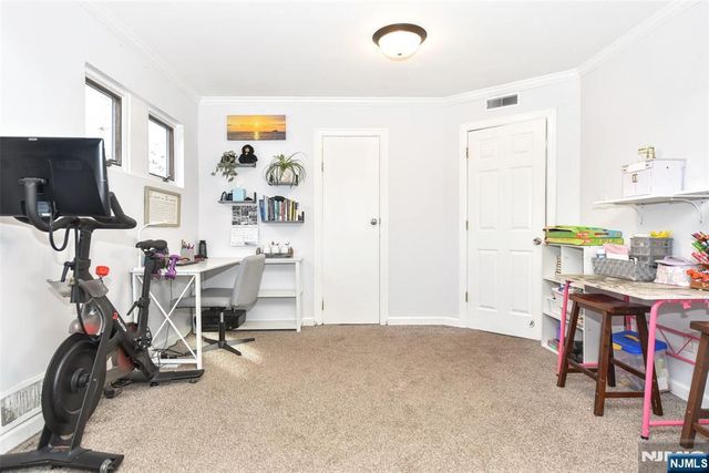 20 Charles Terrace, Waldwick, NJ 07463