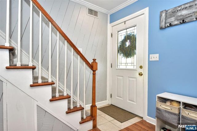 20 Charles Terrace, Waldwick, NJ 07463