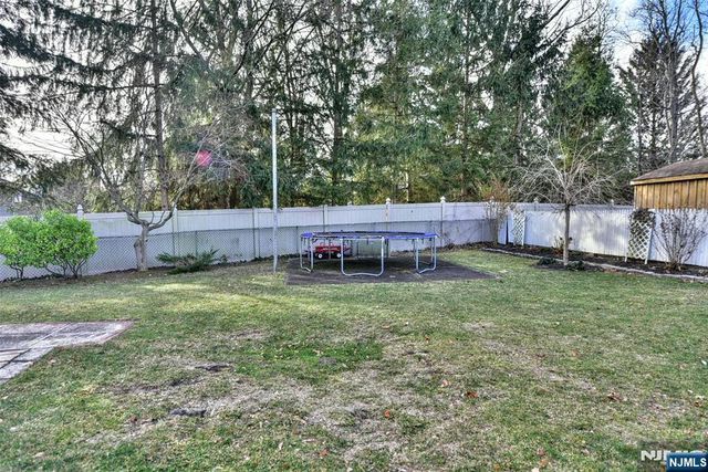 20 Charles Terrace, Waldwick, NJ 07463