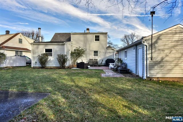 20 Charles Terrace, Waldwick, NJ 07463