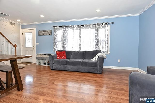 20 Charles Terrace, Waldwick, NJ 07463