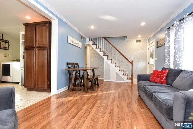 20 Charles Terrace, Waldwick, NJ 07463