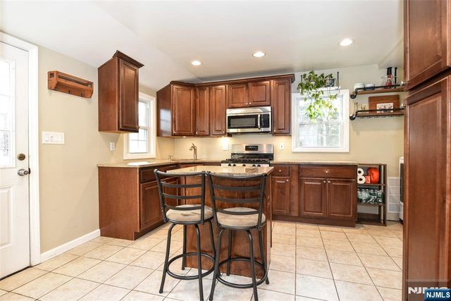 20 Charles Terrace, Waldwick, NJ 07463