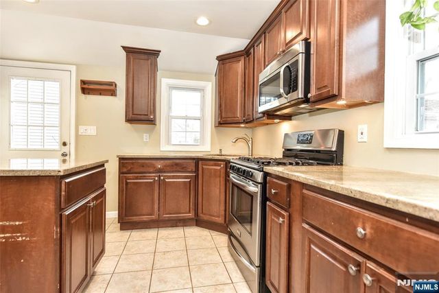 20 Charles Terrace, Waldwick, NJ 07463