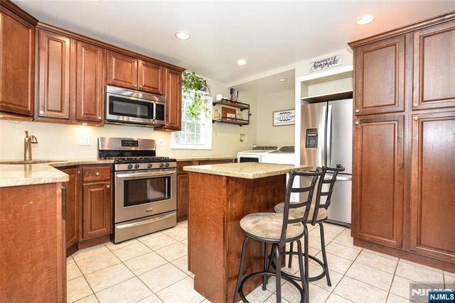 20 Charles Terrace, Waldwick, NJ 07463