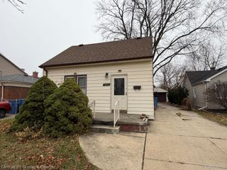 5692 Highview Street, Dearborn Heights, MI 48127