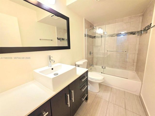 319 NE 14th Ave 702, Hallandale Beach, FL 33009