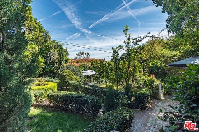 8298 Presson Place, Los Angeles, CA 90069