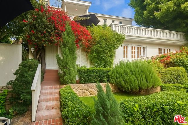 8298 Presson Place, Los Angeles, CA 90069