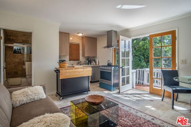 8298 Presson Place, Los Angeles, CA 90069