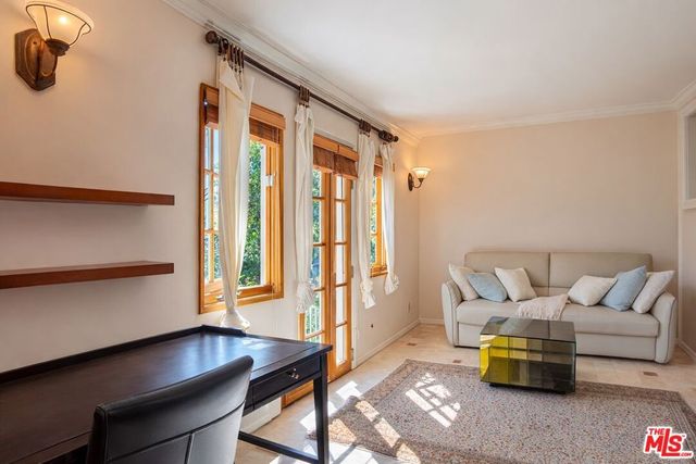 8298 Presson Place, Los Angeles, CA 90069