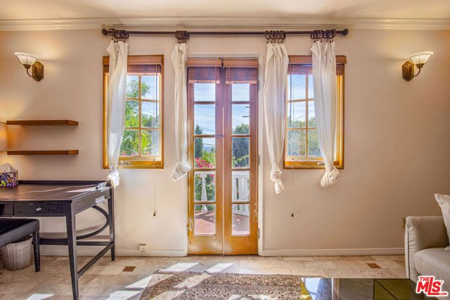 8298 Presson Place, Los Angeles, CA 90069