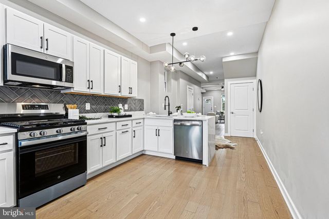2906 CLIFTON AVE, Baltimore, MD 21216