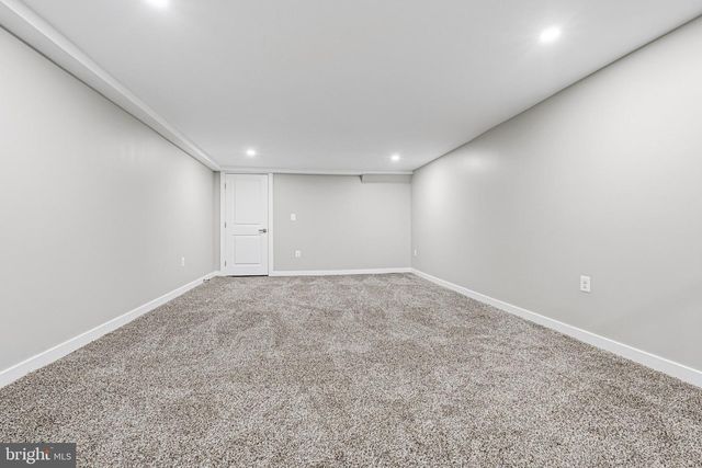 2906 CLIFTON AVE, Baltimore, MD 21216