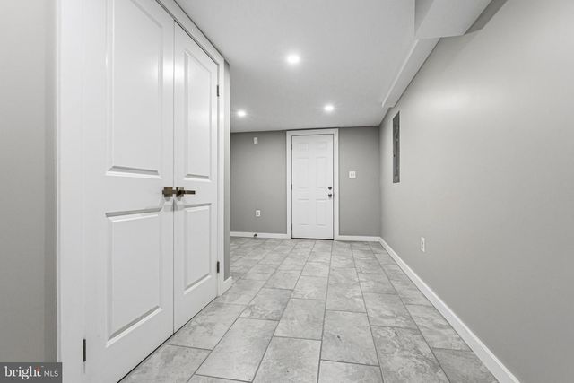 2906 CLIFTON AVE, Baltimore, MD 21216