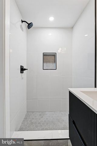 2906 CLIFTON AVE, Baltimore, MD 21216