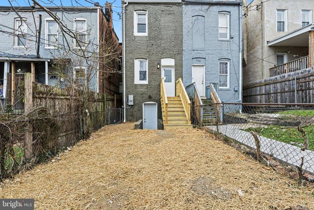 2906 CLIFTON AVE, Baltimore, MD 21216