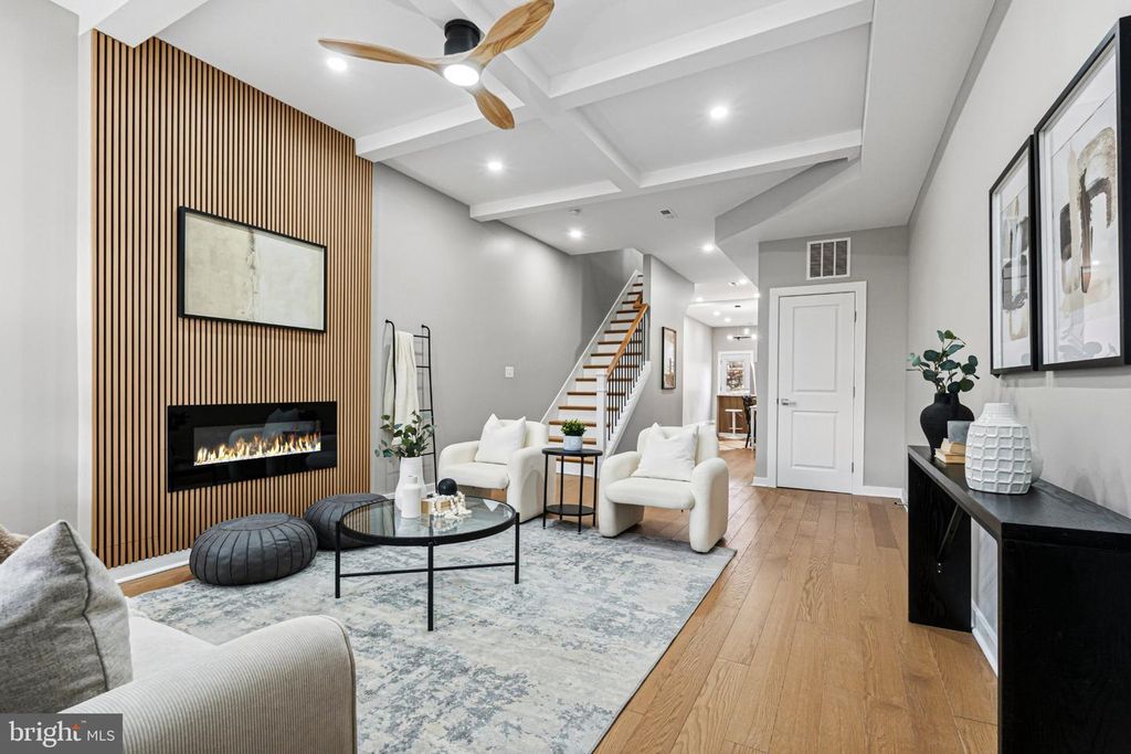 2906 CLIFTON AVE, Baltimore, MD 21216