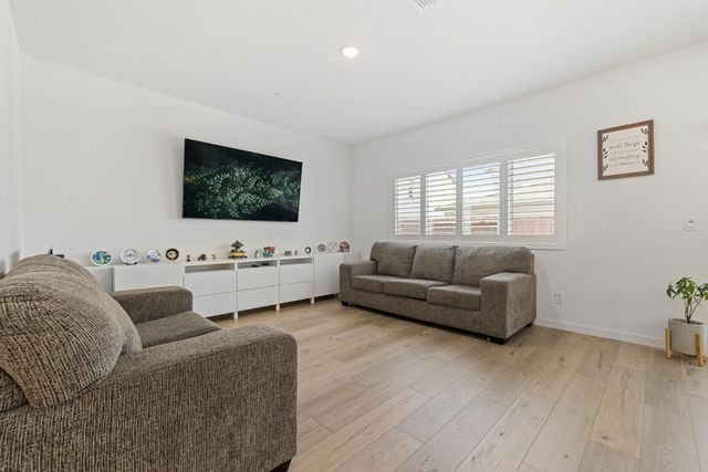 12264 Rocky Ford Way, Rancho Cordova, CA 95742
