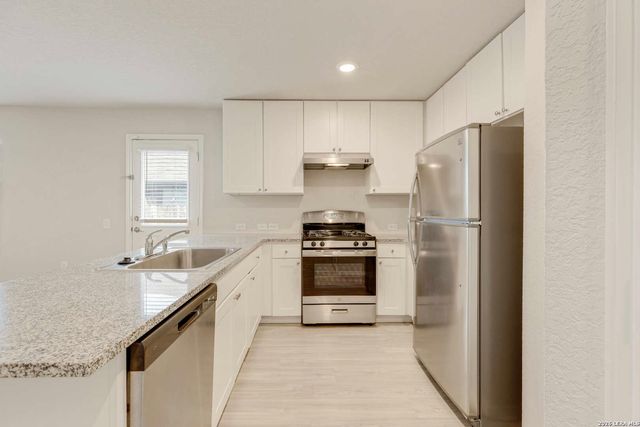 7207 Lavaca Bluff, San Antonio, TX 78218