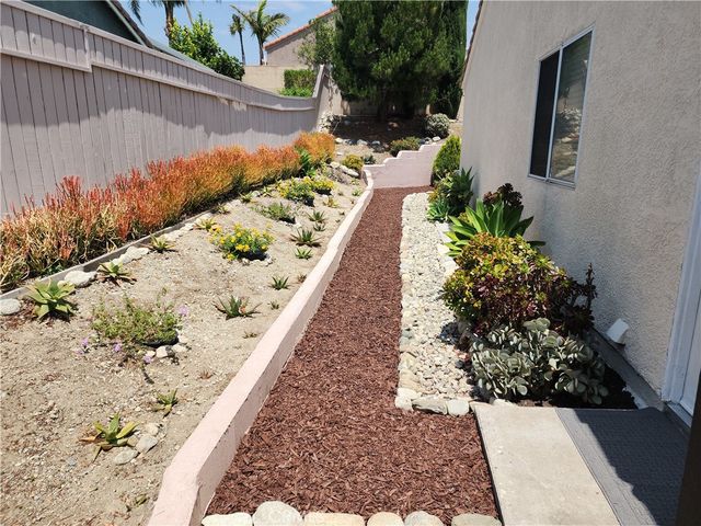 2806 W La Morada Drive, Rialto, CA 92377
