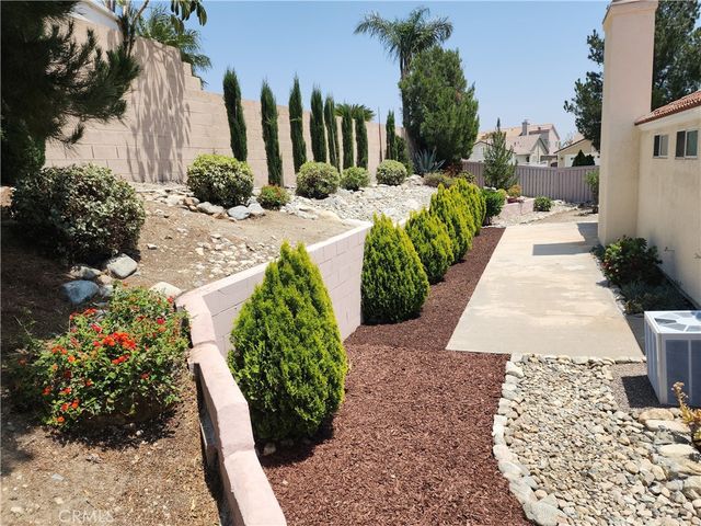 2806 W La Morada Drive, Rialto, CA 92377